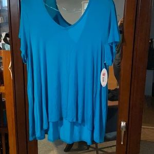 Hi-low deep V back top